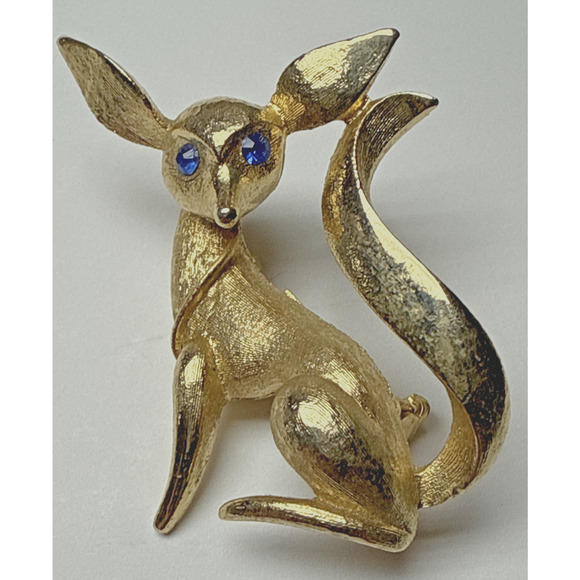 MCM Fox Pin Brooch Gold Tone Blue Rhinestone Eyes Dog Fennec - Picture 1 of 11